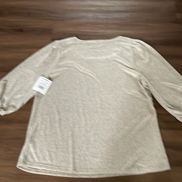 89 TH Madison Women Blouse Size 1X NWT - Picture 2 of 2